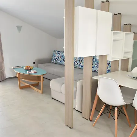 Beachfront Apartments - Villa Vita Stara Novalja Room photo