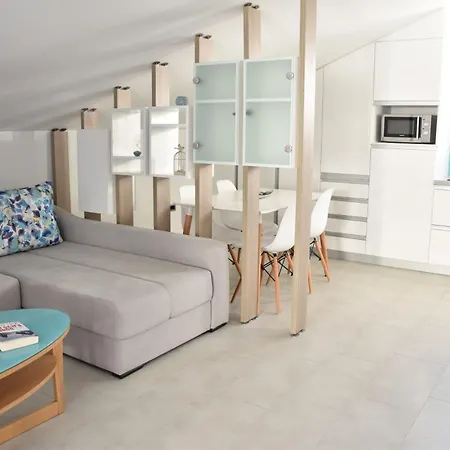 Beachfront Apartments - Villa Vita Stara Novalja Room photo