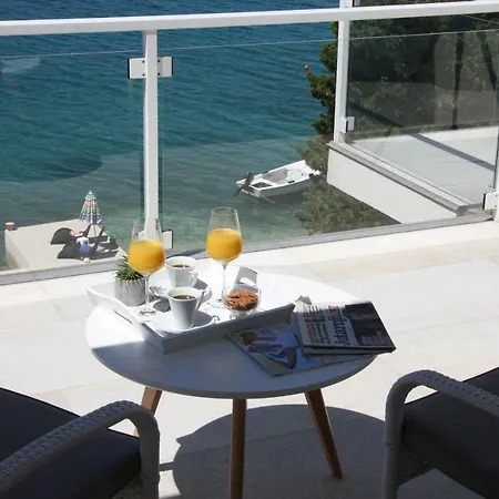Beachfront Apartments - Villa Vita Stara Novalja Exterior photo