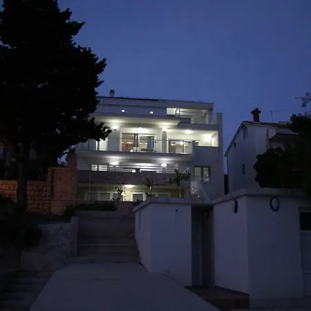 Beachfront Apartments - Villa Vita Stara Novalja Exterior photo